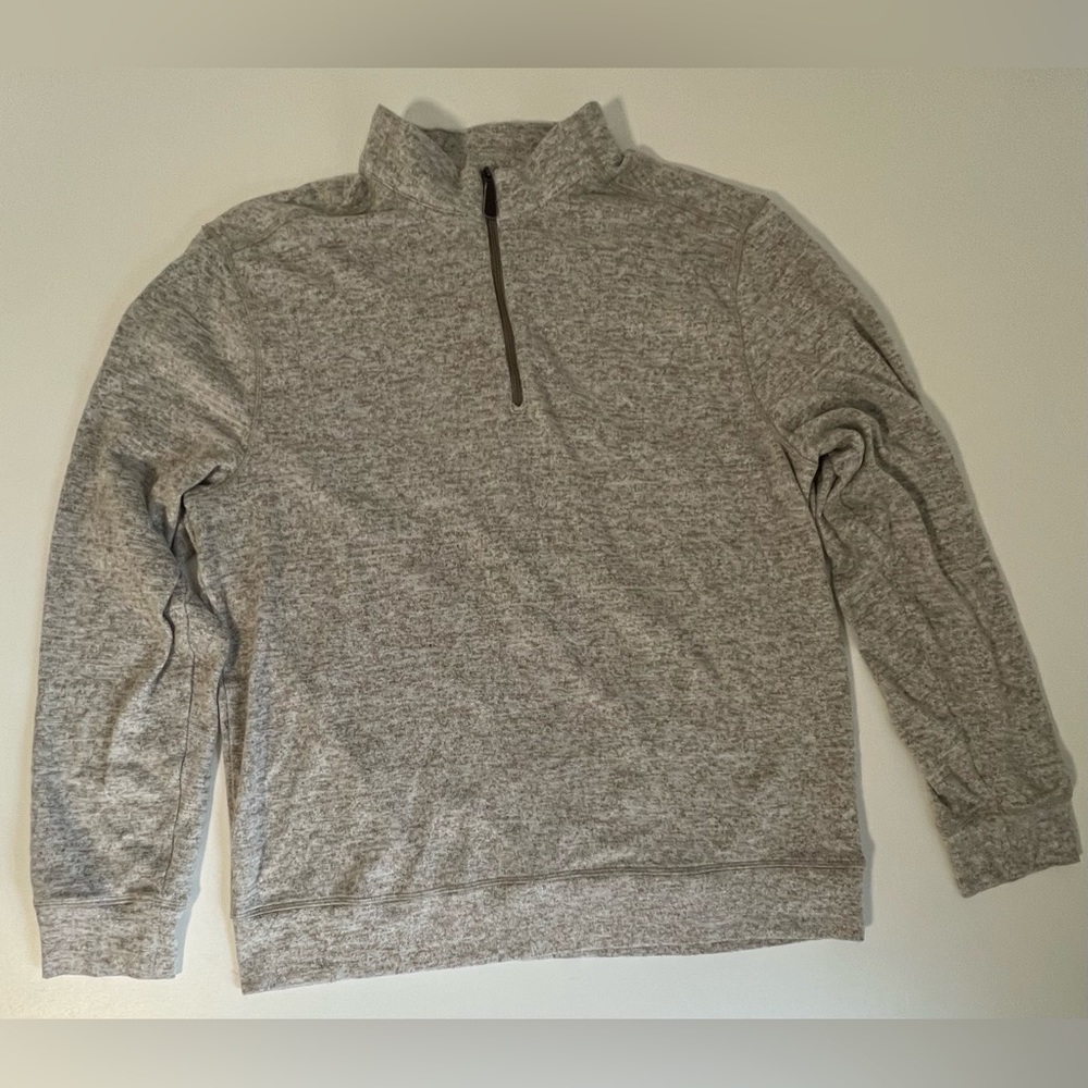 Greg Norman gray pullover size M, elbow patches , soft material, 1/4 zip